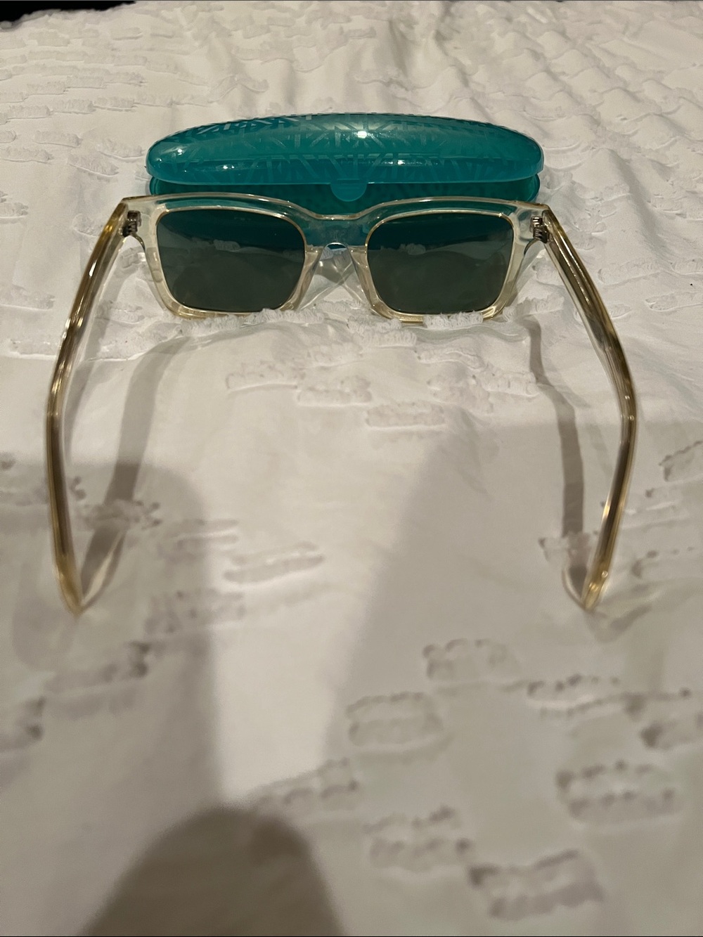 Clear Frame Sunglasses - Picture 3 of 4